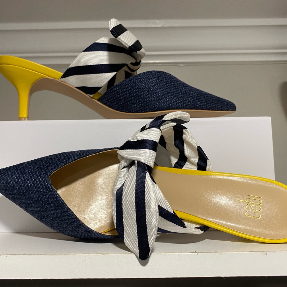 Bow kitten heels